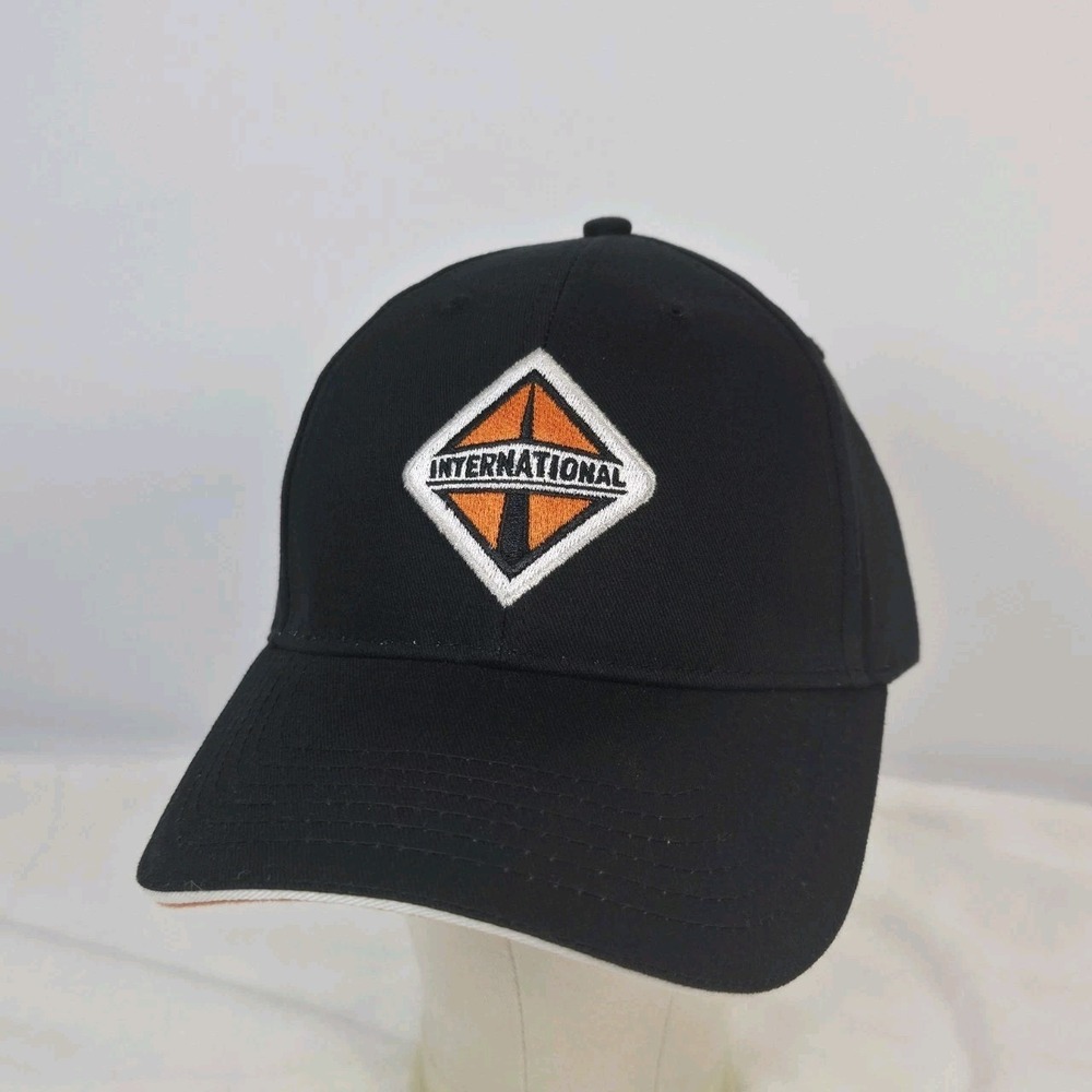 International Trucks Basic Lightweight Twill Black Ajustable